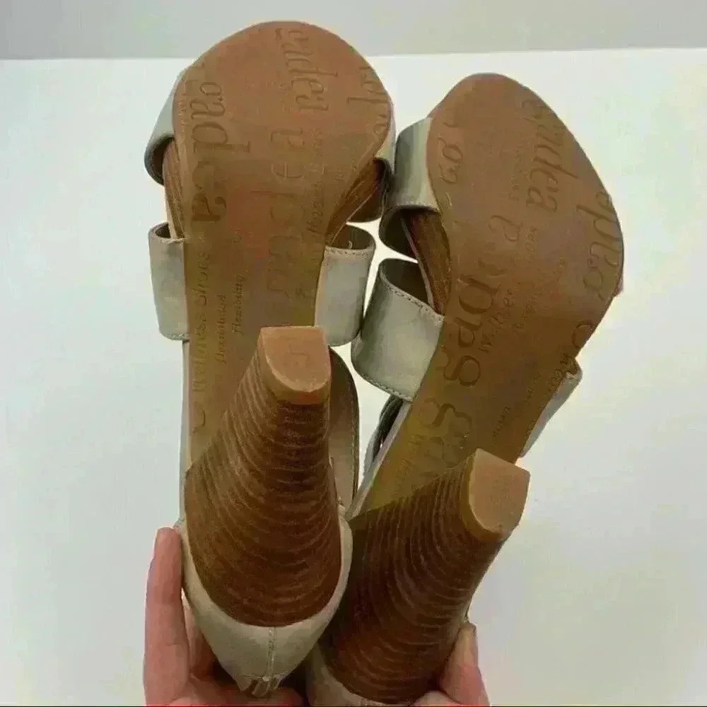 Gadea womens heels size 9 beige leather strappy chunky platforms